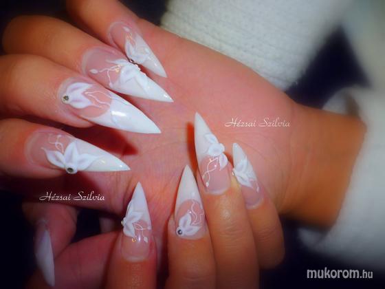Hézsai Szilvia - Köröm szalagavatóra - 2011-11-11 12:05